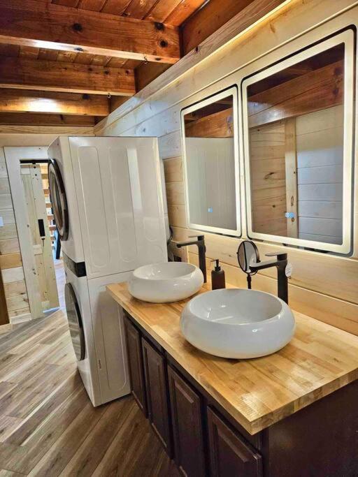 Modern Lake Side Nest• Hotub Fenced Yard King Beds Sevierville Zewnętrze zdjęcie