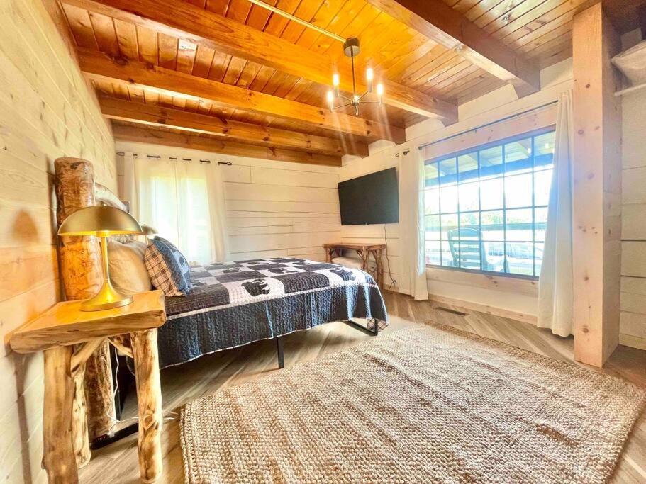 Modern Lake Side Nest• Hotub Fenced Yard King Beds Sevierville Zewnętrze zdjęcie