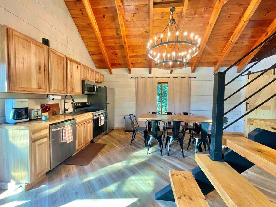 Modern Lake Side Nest• Hotub Fenced Yard King Beds Sevierville Zewnętrze zdjęcie